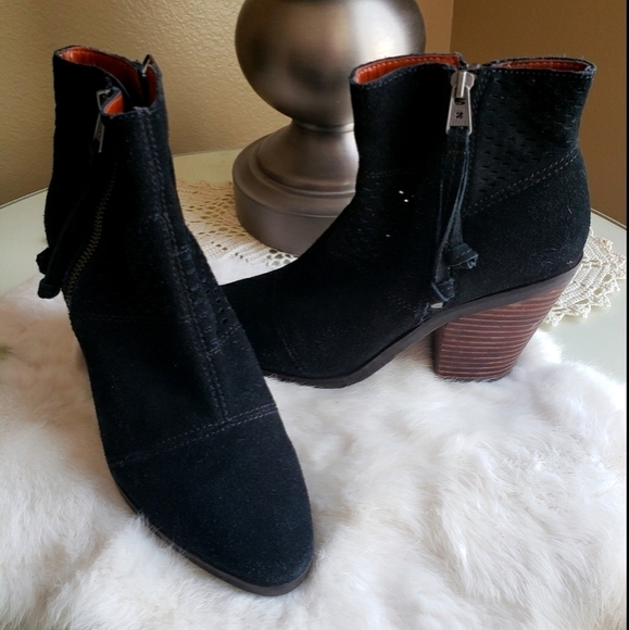 Lucky Brand Perforated LKRamses Booties-Size 7.5 - Picture 2 of 7